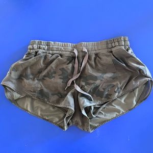 Lululemon hotty hot short green camo